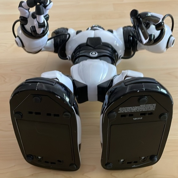 Remote Control - Robot - Picture 3 of 4